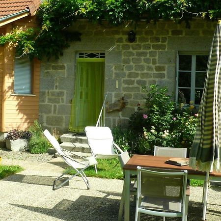 Bed and Breakfast chez Geppetto à Saint-Georges-Nigremont Extérieur photo