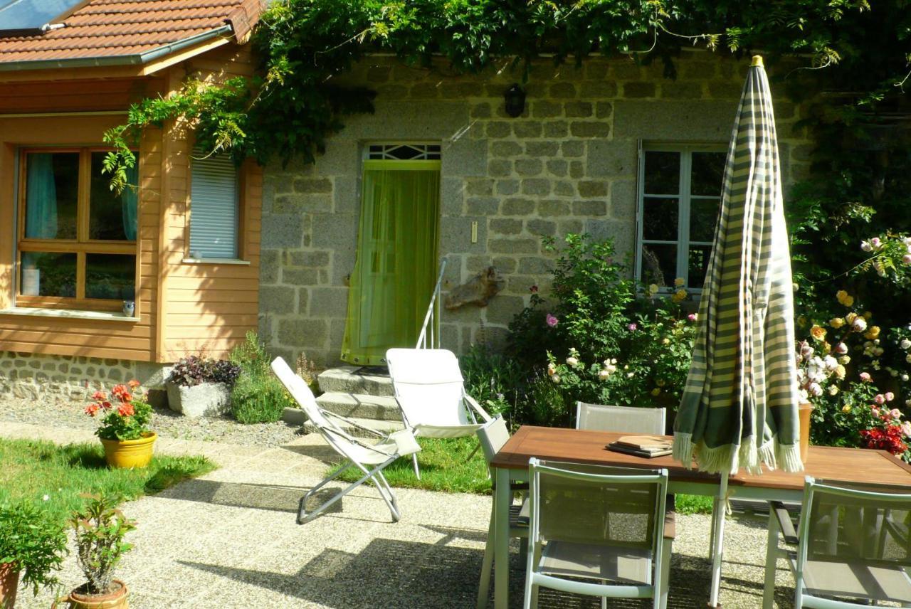 Bed and Breakfast chez Geppetto à Saint-Georges-Nigremont Extérieur photo