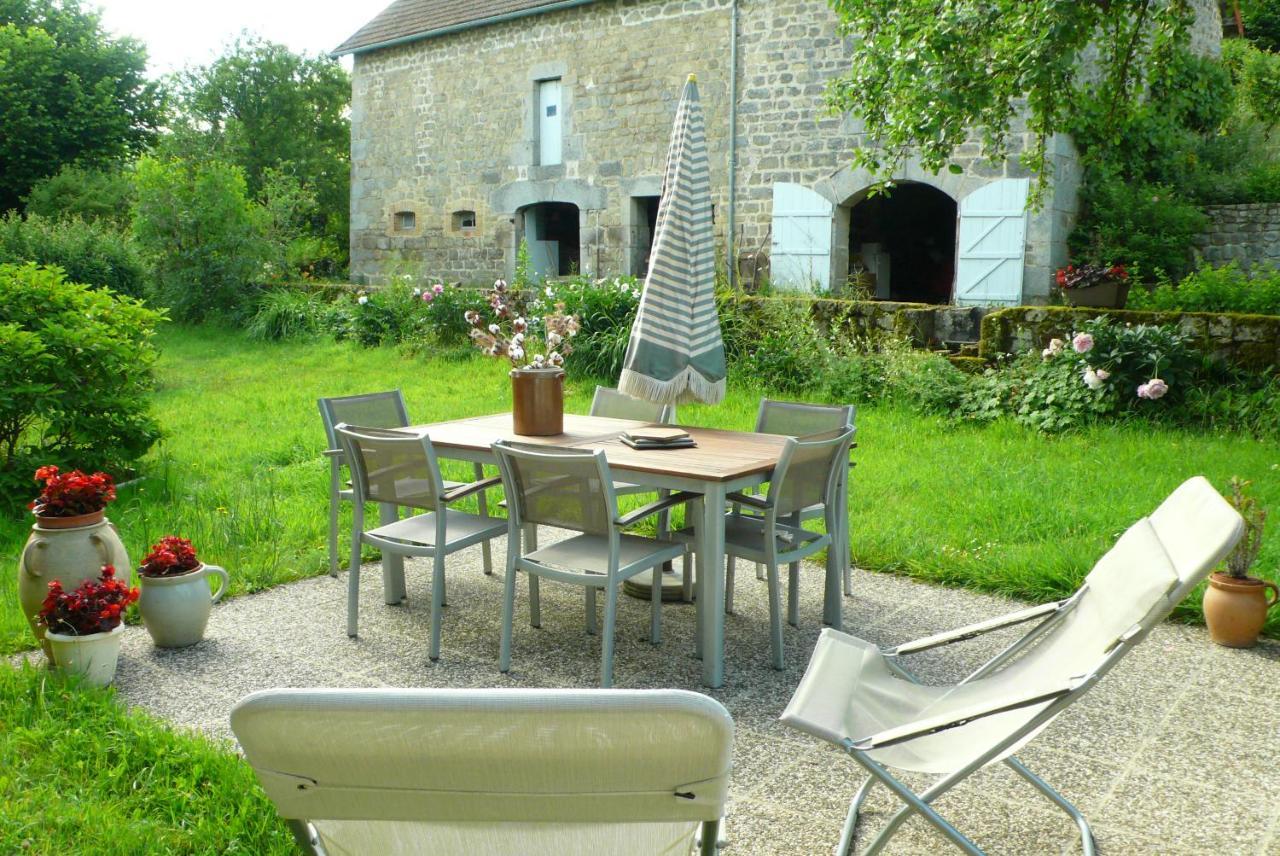 Bed and Breakfast chez Geppetto à Saint-Georges-Nigremont Extérieur photo